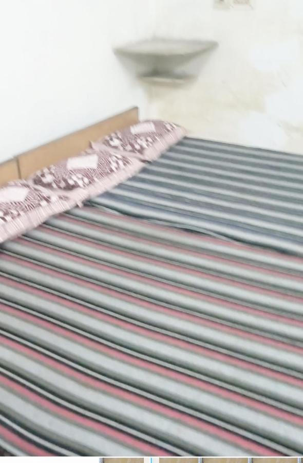 Gandhi Ganaga Guest House Varanasi Bagian luar foto