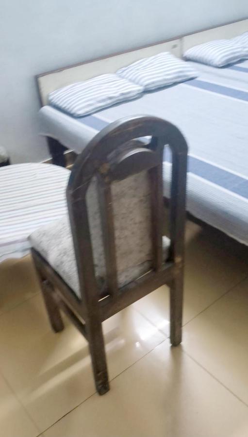 Gandhi Ganaga Guest House Varanasi Bagian luar foto