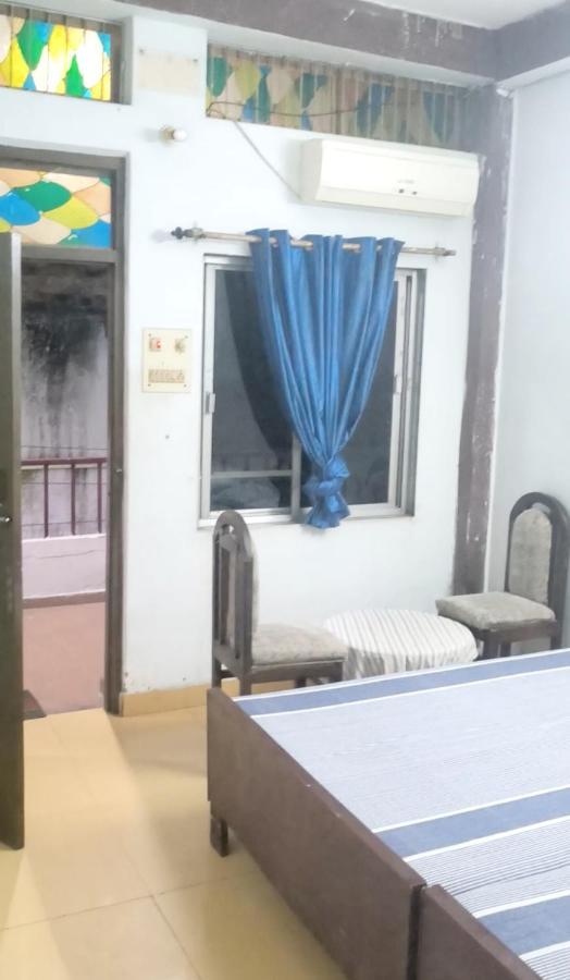 Gandhi Ganaga Guest House Varanasi Bagian luar foto