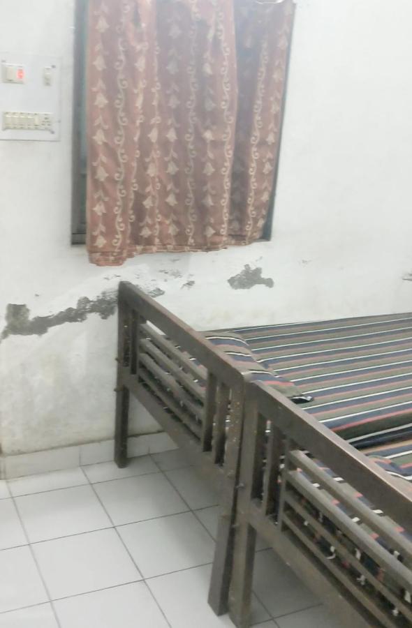 Gandhi Ganaga Guest House Varanasi Bagian luar foto