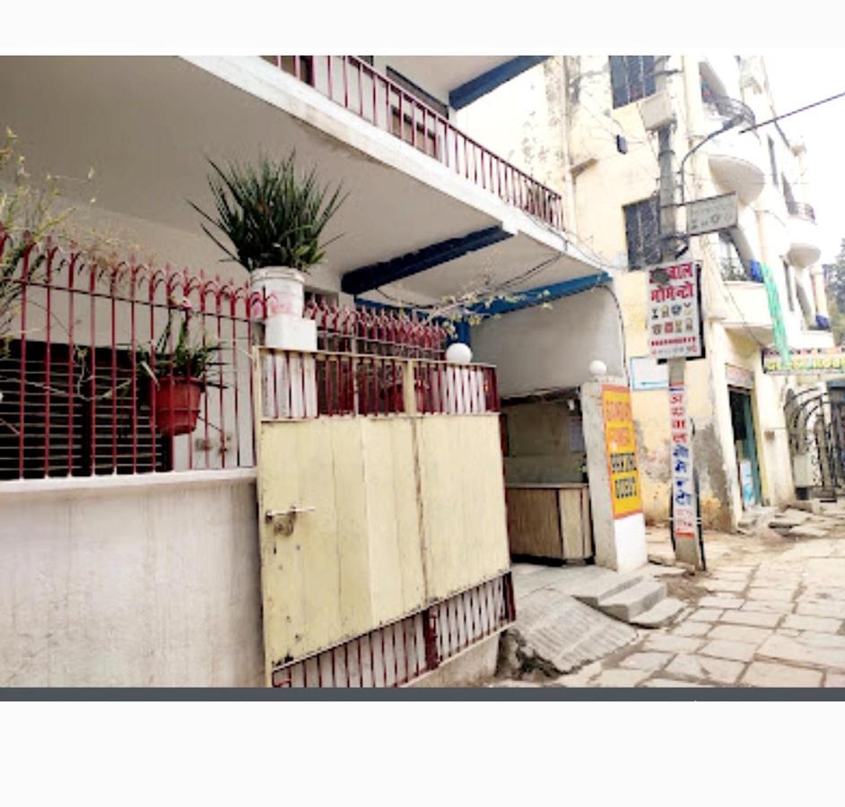 Gandhi Ganaga Guest House Varanasi Bagian luar foto