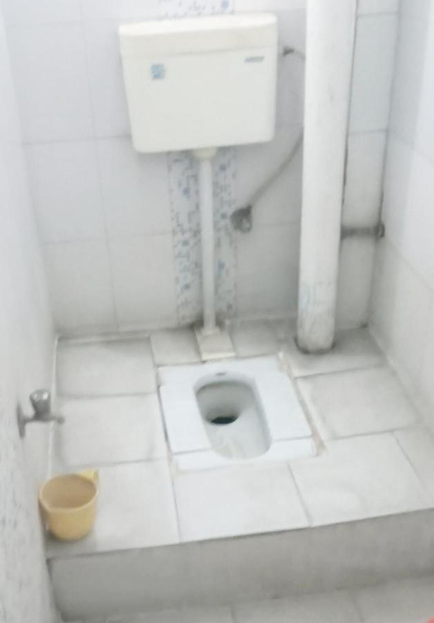 Gandhi Ganaga Guest House Varanasi Bagian luar foto